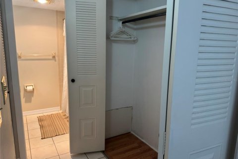 Copropriété à vendre à Port Charlotte, Floride: 2 chambres, 85.38 m2 № 2388943 - photo 11