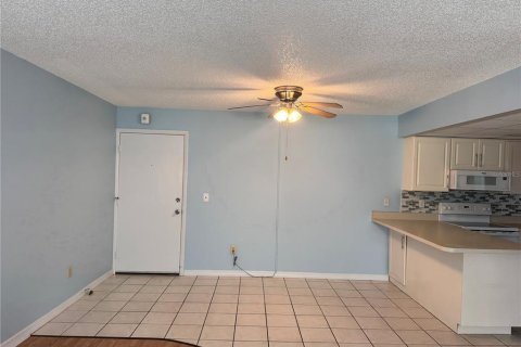 Copropriété à vendre à Port Charlotte, Floride: 2 chambres, 85.38 m2 № 2388943 - photo 3