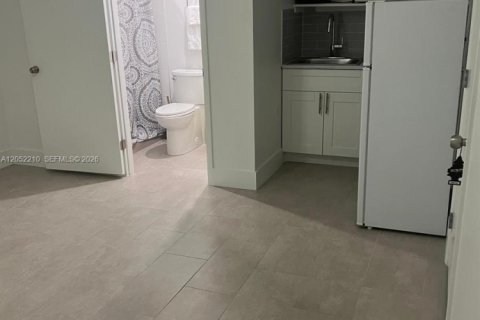 Immobilier commercial à louer à Miami, Floride: 1 chambre, 180.79 m2 № 2272664 - photo 6