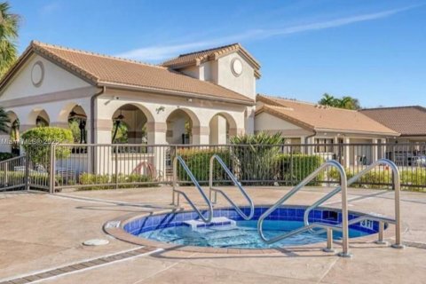 Condo in Plantation, Florida, 2 bedrooms  № 1966675 - photo 6