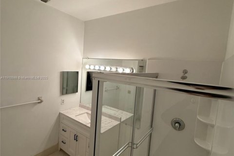 Condo in Plantation, Florida, 2 bedrooms  № 1966675 - photo 15