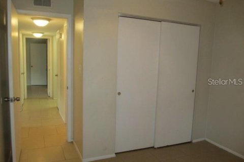 Condo in Tampa, Florida, 2 bedrooms  № 2237462 - photo 11