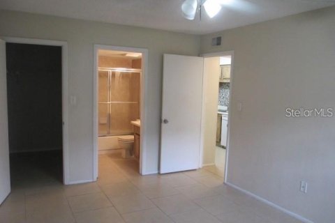 Condo in Tampa, Florida, 2 bedrooms  № 2237462 - photo 10