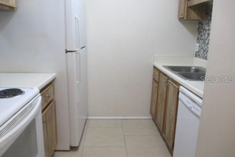 Condo in Tampa, Florida, 2 bedrooms  № 2237462 - photo 5