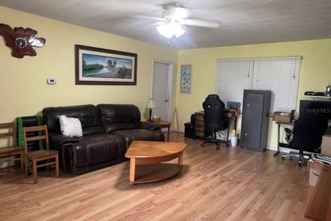 House in DeLand, Florida 5 bedrooms, 366.69 sq.m. № 1829873 - photo 11
