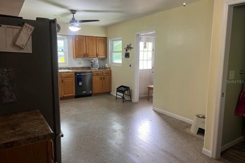 House in DeLand, Florida 5 bedrooms, 366.69 sq.m. № 1829873 - photo 4