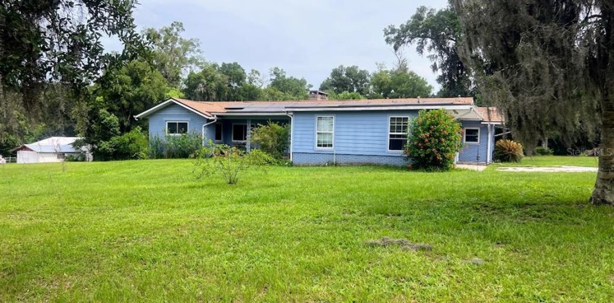 House in DeLand, Florida 5 bedrooms, 366.69 sq.m. № 1829873