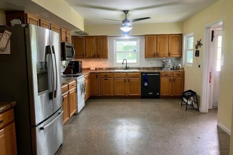 House in DeLand, Florida 5 bedrooms, 366.69 sq.m. № 1829873 - photo 2