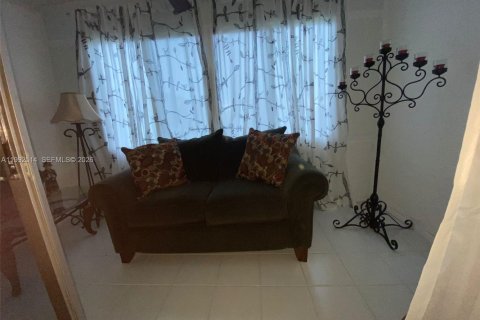 Condominio en alquiler en Sunrise, Florida, 1 dormitorio, 59.46 m2 № 2062843 - foto 5