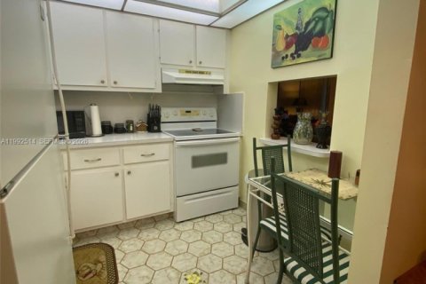 Condominio en alquiler en Sunrise, Florida, 1 dormitorio, 59.46 m2 № 2062843 - foto 8