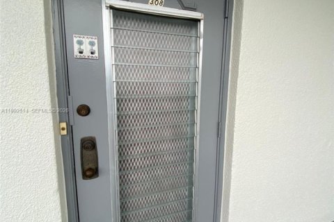 Condominio en alquiler en Sunrise, Florida, 1 dormitorio, 59.46 m2 № 2062843 - foto 3