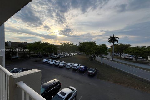 Condominio en alquiler en Sunrise, Florida, 1 dormitorio, 59.46 m2 № 2062843 - foto 22