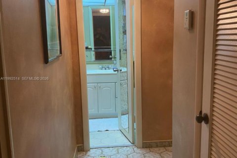 Condominio en alquiler en Sunrise, Florida, 1 dormitorio, 59.46 m2 № 2062843 - foto 14