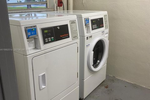 Condominio en alquiler en Sunrise, Florida, 1 dormitorio, 59.46 m2 № 2062843 - foto 20