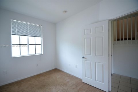 Touwnhouse à louer à North Lauderdale, Floride: 2 chambres, 152.36 m2 № 1990287 - photo 2