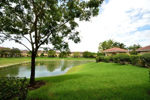 Touwnhouse à louer à North Lauderdale, Floride: 2 chambres, 152.36 m2 № 1990287 - photo 8