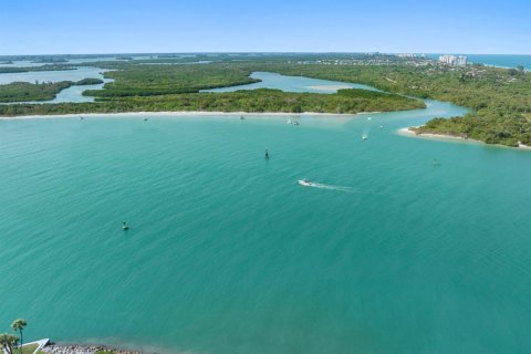 Снять в аренду кондоминиум в Форт-Пирс, Флорида 1 спальня, 82.13м2, № 1080676 - фото 1