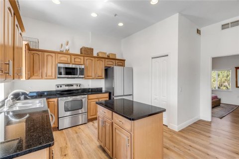 Townhouse in New Smyrna Beach, Florida 4 bedrooms, 207.45 sq.m. № 2393445 - photo 17