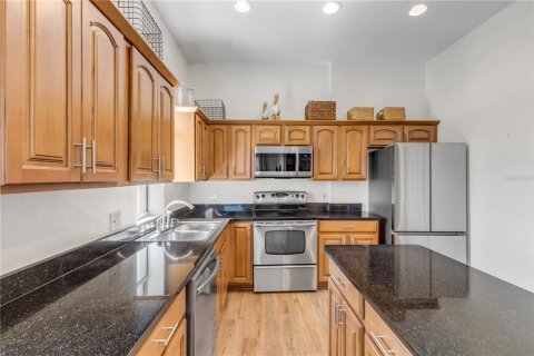 Townhouse in New Smyrna Beach, Florida 4 bedrooms, 207.45 sq.m. № 2393445 - photo 18