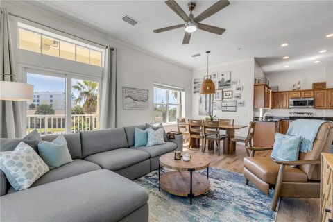 Townhouse in New Smyrna Beach, Florida 4 bedrooms, 207.45 sq.m. № 2393445 - photo 8