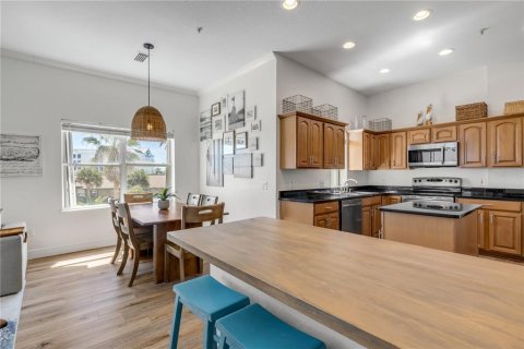 Townhouse in New Smyrna Beach, Florida 4 bedrooms, 207.45 sq.m. № 2393445 - photo 12