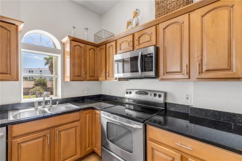 Townhouse in New Smyrna Beach, Florida 4 bedrooms, 207.45 sq.m. № 2393445 - photo 15