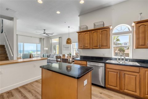 Townhouse in New Smyrna Beach, Florida 4 bedrooms, 207.45 sq.m. № 2393445 - photo 16