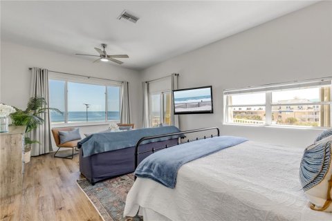 Townhouse in New Smyrna Beach, Florida 4 bedrooms, 207.45 sq.m. № 2393445 - photo 23