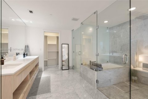 Condo in Miami, Florida, 1 bedroom  № 2045544 - photo 20