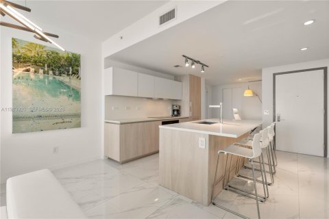 Condo in Miami, Florida, 1 bedroom  № 2045544 - photo 7