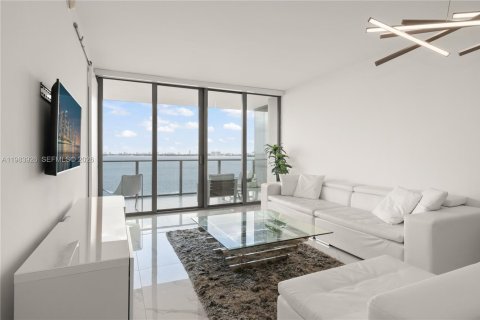 Condo in Miami, Florida, 1 bedroom  № 2045544 - photo 10