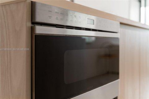 Condo in Miami, Florida, 1 bedroom  № 2045544 - photo 30