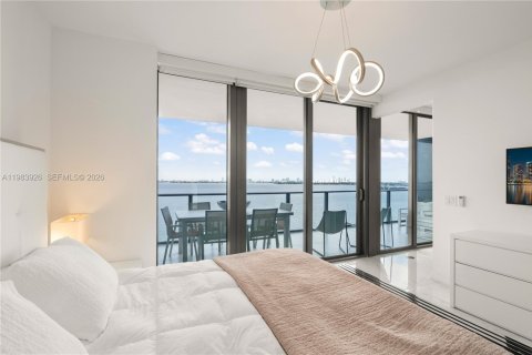 Condo in Miami, Florida, 1 bedroom  № 2045544 - photo 24