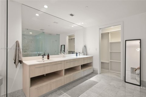 Condo in Miami, Florida, 1 bedroom  № 2045544 - photo 21