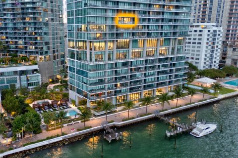 Condo in Miami, Florida, 1 bedroom  № 2045544 - photo 3