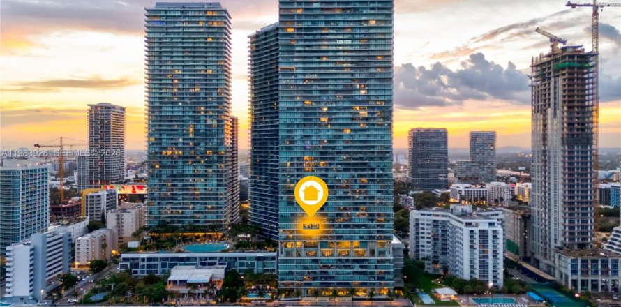 Condo in Miami, Florida, 1 bedroom  № 2045544