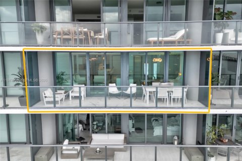 Condo in Miami, Florida, 1 bedroom  № 2045544 - photo 12