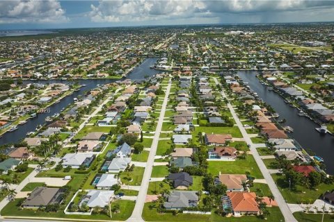 Terreno en venta en Cape Coral, Florida № 2003453 - foto 20