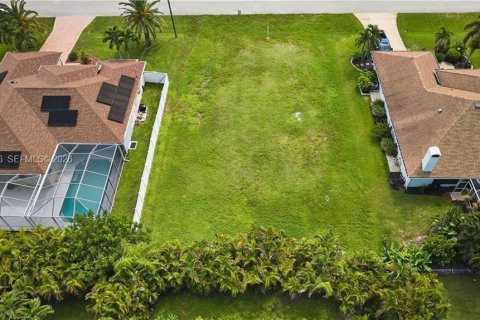 Terreno en venta en Cape Coral, Florida № 2003453 - foto 16