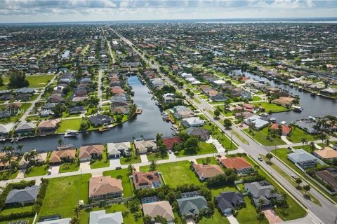 Terreno en venta en Cape Coral, Florida № 2003453 - foto 8