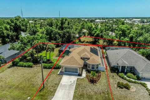 House in Rotonda, Florida 3 bedrooms, 170.75 sq.m. № 2093879