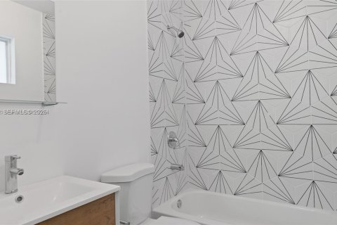 Immobilier commercial à vendre à Miami Beach, Floride № 2187676 - photo 6