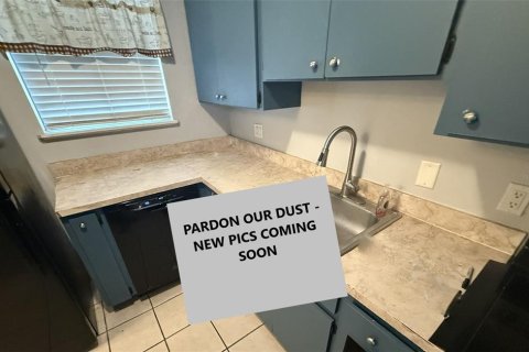 Townhouse in Land O' Lakes, Florida 2 bedrooms, 95.88 sq.m. № 1825226 - photo 2