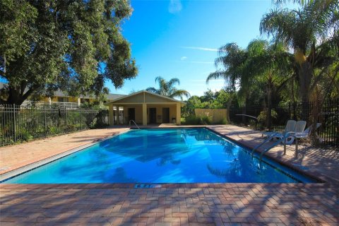 Townhouse in Land O' Lakes, Florida 2 bedrooms, 95.88 sq.m. № 1825226 - photo 6