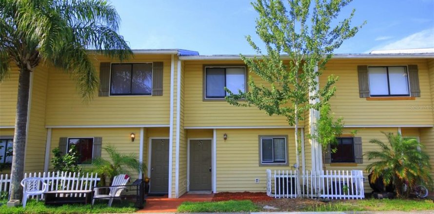 Adosado en Land O' Lakes, Florida 2 dormitorios, 95.88 m2 № 1825226