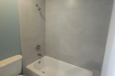 Снять в аренду кондоминиум в Хомстед, Флорида 4 комнаты, 89.19м2, № 2084208 - фото 14