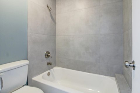 Снять в аренду кондоминиум в Хомстед, Флорида 4 комнаты, 89.19м2, № 2084208 - фото 15