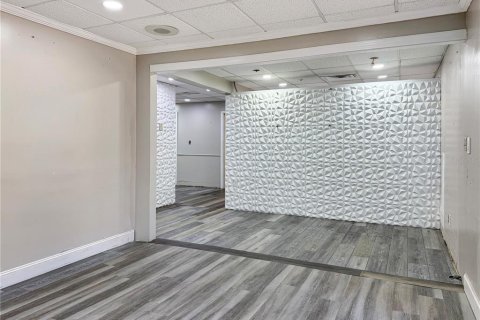 Propiedad comercial en venta en Jacksonville, Florida, 170.94 m2 № 2166433 - foto 8