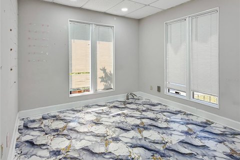 Propiedad comercial en venta en Jacksonville, Florida, 170.94 m2 № 2166433 - foto 15
