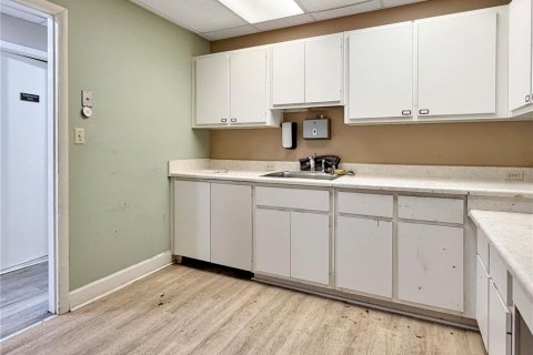 Propiedad comercial en venta en Jacksonville, Florida, 170.94 m2 № 2166433 - foto 21